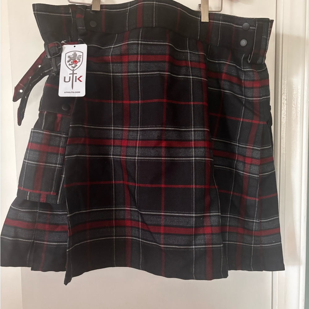 Men’s UT Kilt Tartan Black and Red Plaid 44